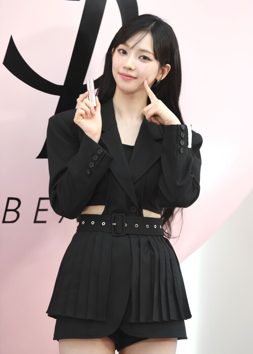 240424 aespa Karina YSL Beauty Loveshine Pop up store 185921a60faff76ffd