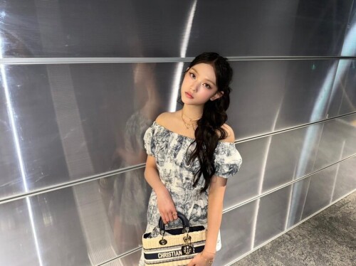 240531 NewJeans Twitter Update with Haerin documents 2ff0b73c0cd1d6799