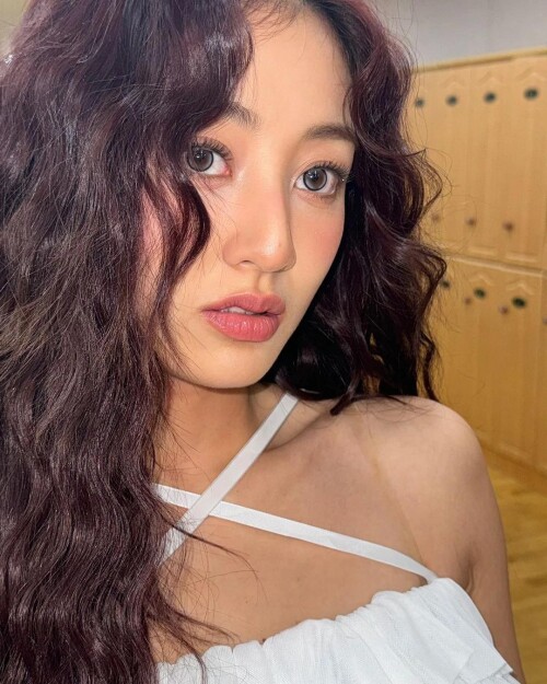 241021 jihyo instagram update with twice 9th anniversary 9 v0 ru0glj2pp2wd10f02e5f413bf71e3