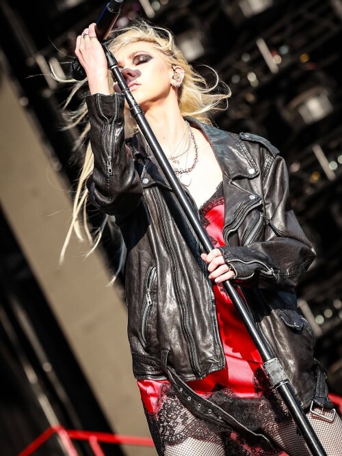 25 08 03 103bfe7975a4cbe9a4