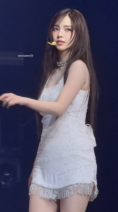 250304 12f9f7b067a74ef844