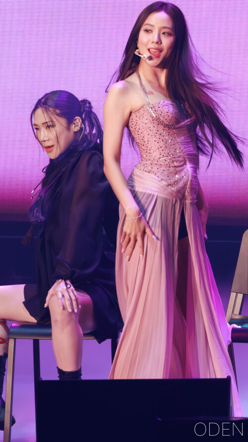 250317 JISOO 2025 Asia Tour LIGHTS LOVE ACTION in JAPAN documents 22252eb5addc0eb0b