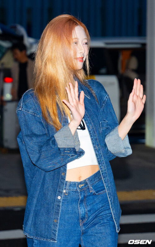 250412 YUNA at Incheon International Airport 13dfcceb82c6c7c46c