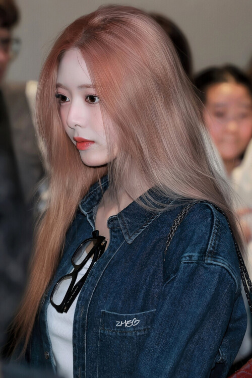 250412 YUNA at Incheon International Airport 92267e1b3d34b925c