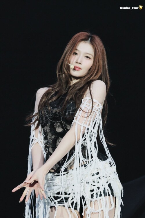 250416 Sana at Coldplay 3a999c1b19fb9a8d3