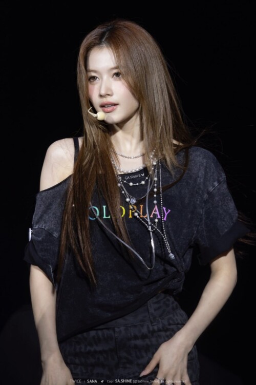 250419 Sana at Coldplay 3a05c029eb171779f