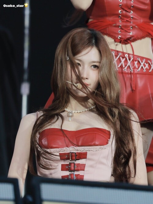 250425 Sana at Coldplay 6f3cbc030a12c99b5