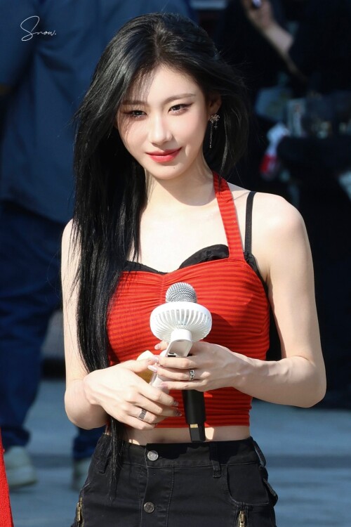250614 CHAERYEONG AT MINI FANMEETING documents 104a80b40765a81cab