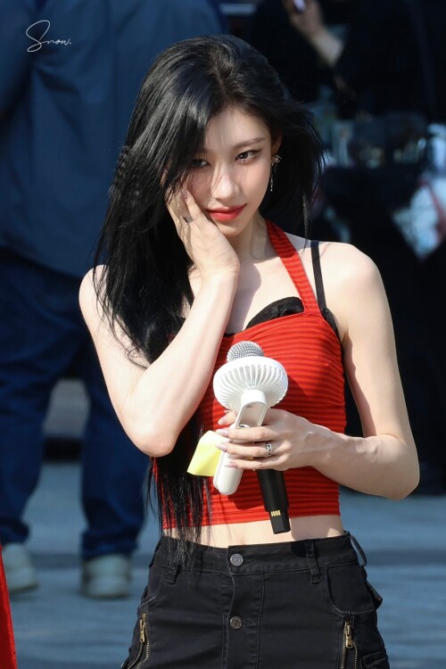 250614 CHAERYEONG AT MINI FANMEETING documents 11dd0bd2ff566284f7