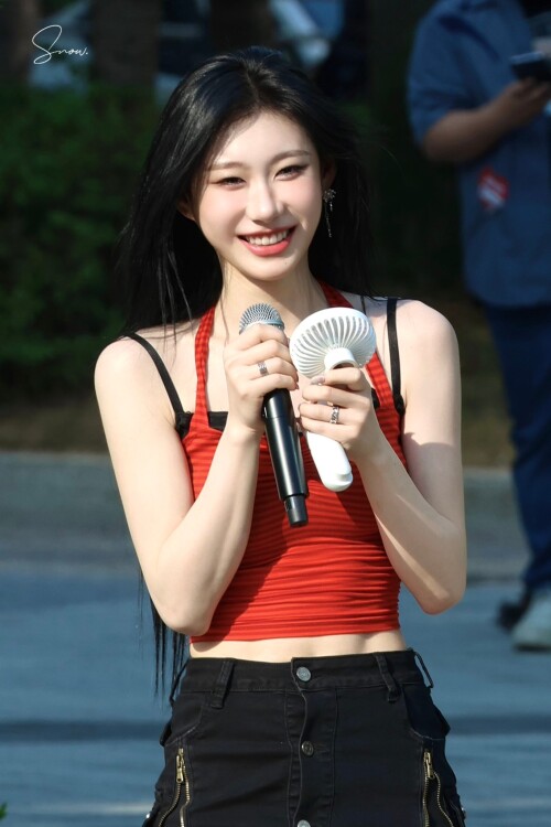 250614 CHAERYEONG AT MINI FANMEETING documents 13ec9e9fcd57cf06d8