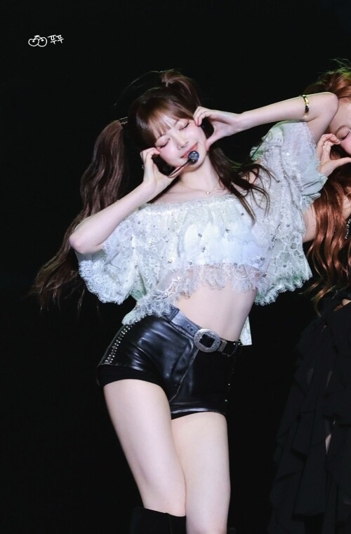 250615 EUNCHAE at 2025 LE SSERAFIM Tour EASY CRAZY HOT in Saitama Day 3 documents 40d8a52c7f2fd46dd