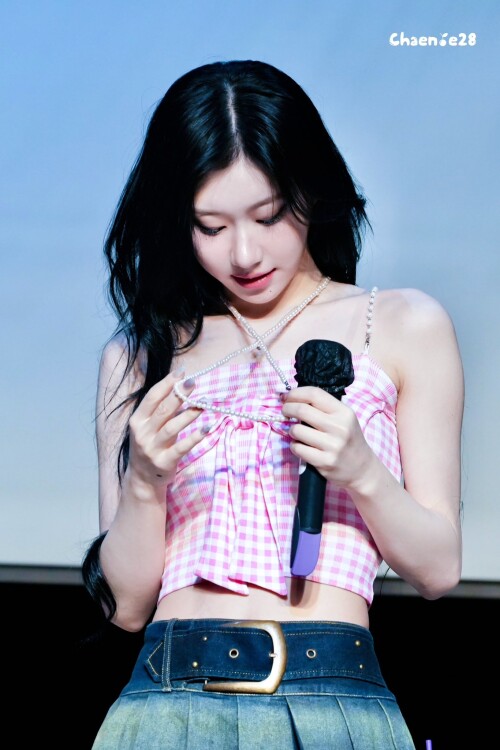 250615 ITZY FANSIGN Chaeryeong documents 2a343297d8d43dcc2