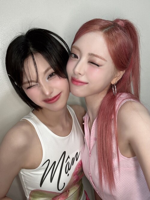 250615 YEJI YUNA SBS Inkigayo Twitter Update documents 1da86fb6d157aa70d