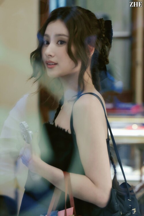 250622 Sana at PradaSS26 111b4ac50dd9c9e029