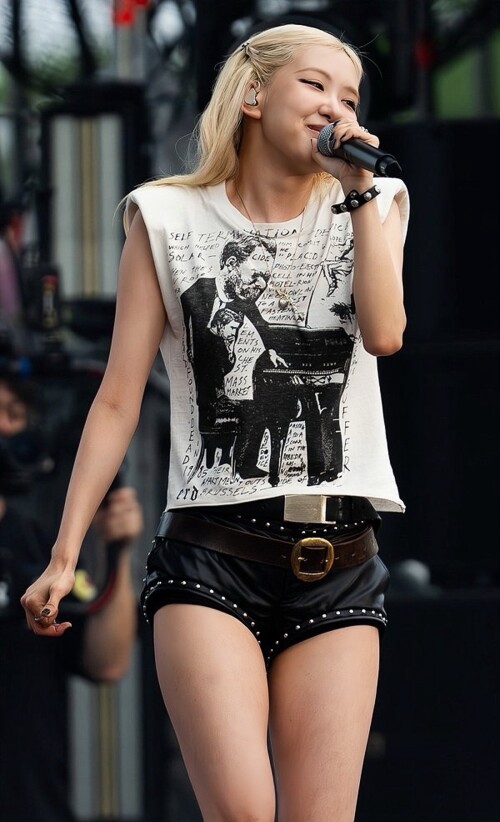 250628 ROSE n PSY at the PSY s Summer Swag Concert documents 135852bcdbc856bab7