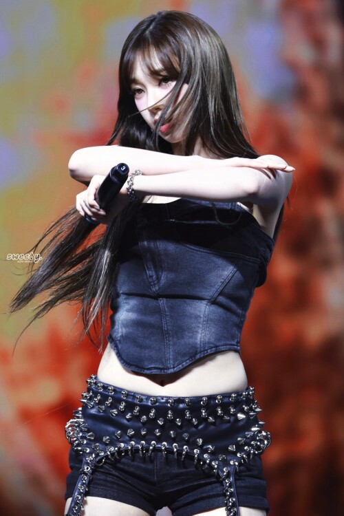 250628 aespa KARINA at SMTOWN in London documents 341cecd928c5c5135