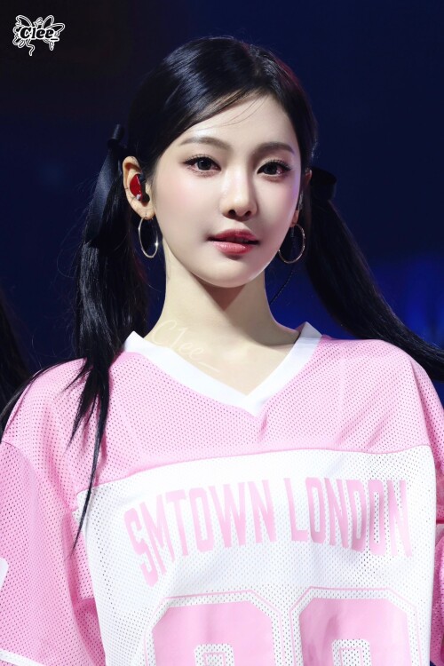 250628 aespa NINGNING at SMTOWN in London documents 866ef924ef69d0d2f