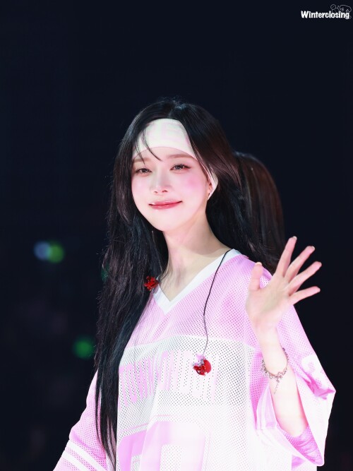 250628 aespa WINTER at SMTOWN in London documents 1027ad3aff37a9d6df