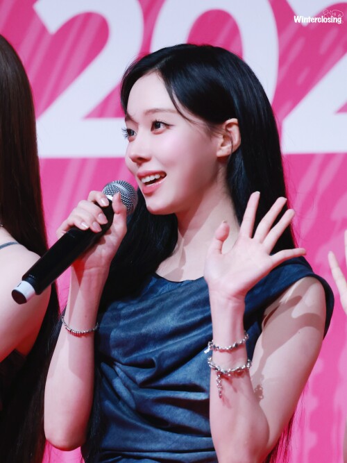 250628 aespa WINTER at SMTOWN in London documents 21b64f688db5b4d4c