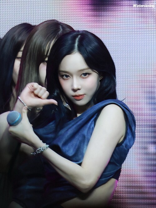 250628 aespa WINTER at SMTOWN in London documents 33201ef9d97d16ce9b