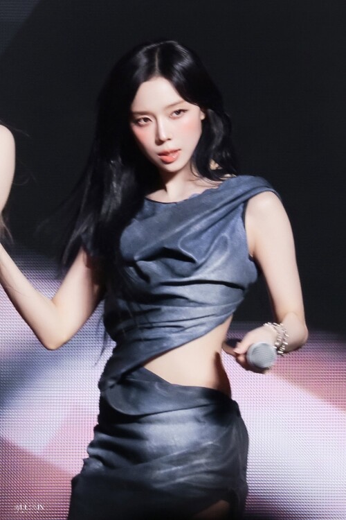 250628 aespa WINTER at SMTOWN in London documents 6b19bdb4eebe32354