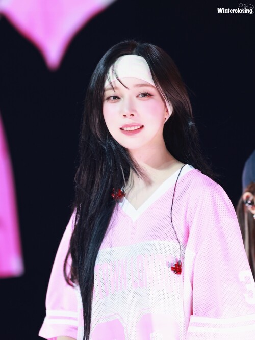 250628 aespa WINTER at SMTOWN in London documents 9fe170510d75534cf