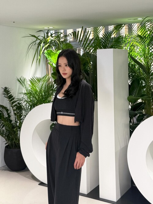 250702 JISOO Instagram Update documents 35909c16da7049bc4