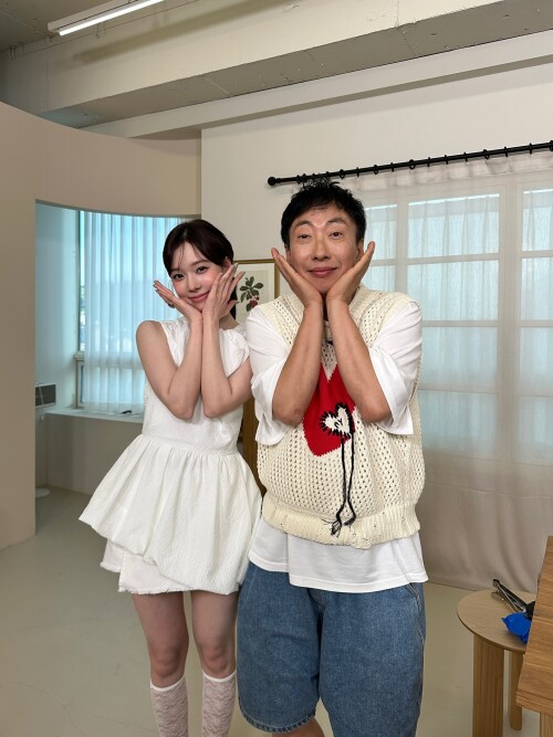 250704 JTBC HMS INSTAGRAM UPDATE WITH WINTER documents 2075b3937236ed547