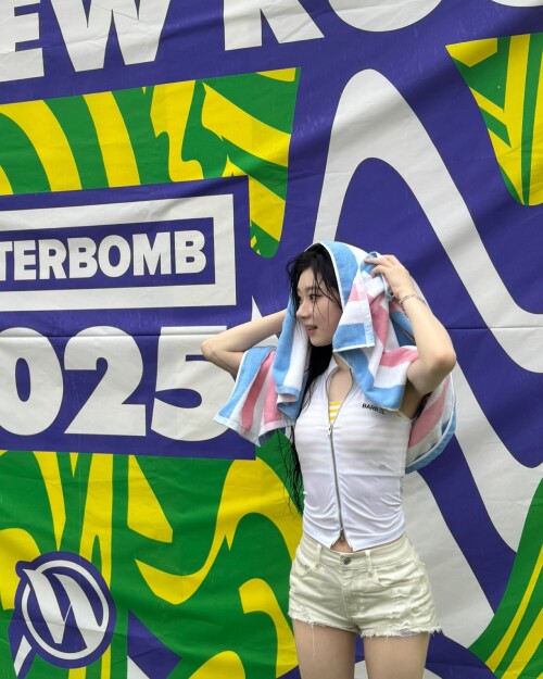 250704 LEE CHAEYEON Instagram Update documents 65bc9f52752261ac0