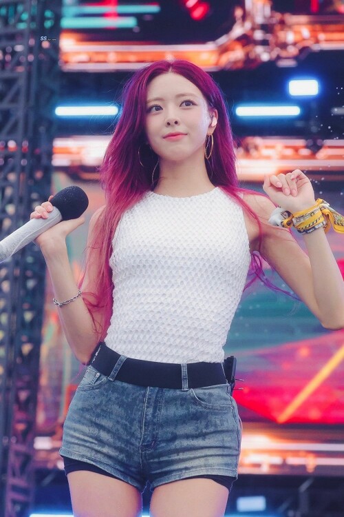 250704 YUNA AT WATERBOMB IN SEOUL documents 2a3781bb58a199a71