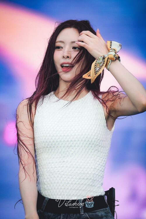 250704 YUNA AT WATERBOMB IN SEOUL documents 447dfa05b8cafdcb4