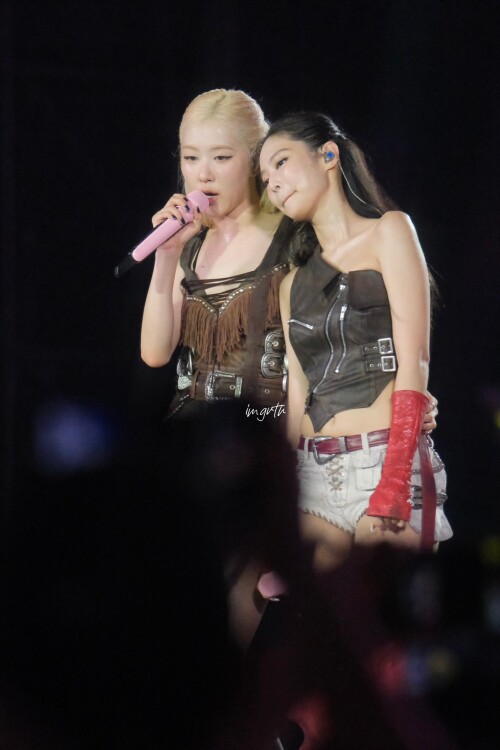250705 BLACKPINK at World Tour DEADLINE in GOYANG D1 documents 4a2f10e1929cccb3d