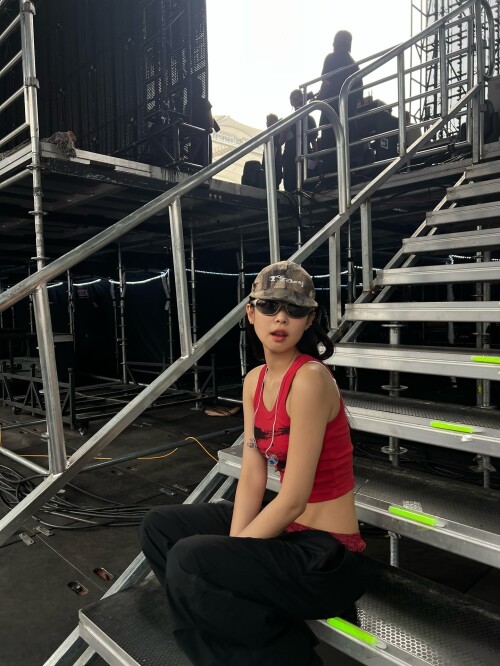 250705 JENNIE Instagram Update with BLACKPINK documents 2230bdf3913450a1d