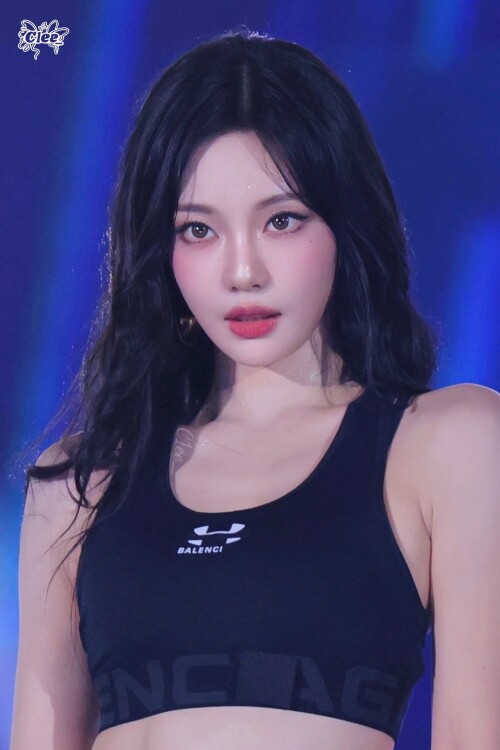 250706 aespa NINGNING at Show Music Core in Japan documents 191f2b3eb68d9238f