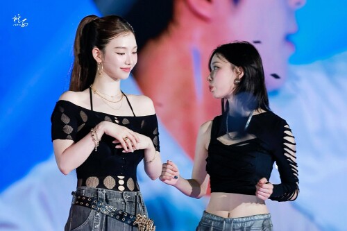 250706 aespa at Show Music Core in Japan documents 29f57ef8cbae4178c
