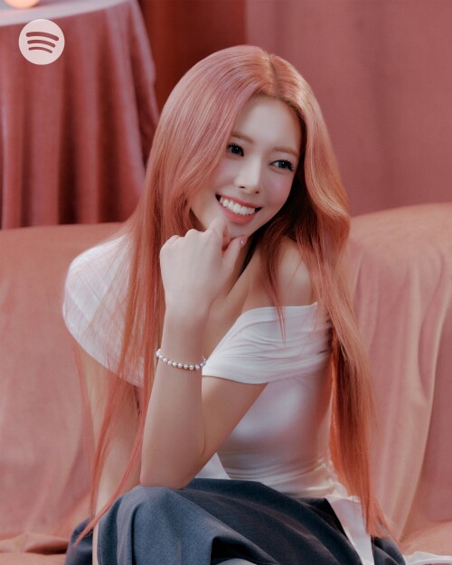 250719 YUNA Spotify Kpop Twitter Update with ITZY documents 1ca4d9fe4da43d014