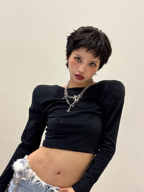 250720 SOYEON Instagram Update documents 130a95beebff6f7f4