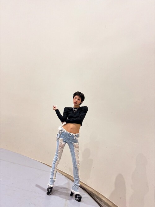 250720 SOYEON Instagram Update documents 5837a5ca8035f2ef6