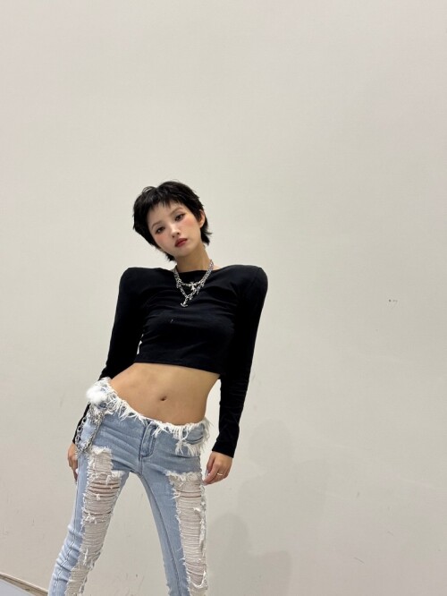 250720 SOYEON Instagram Update documents 6e031809e13dc65bf