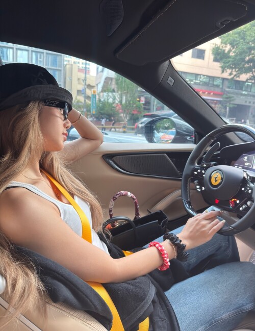 250721 LISA Instagram Update documents 5cbc80a3456f1aee3