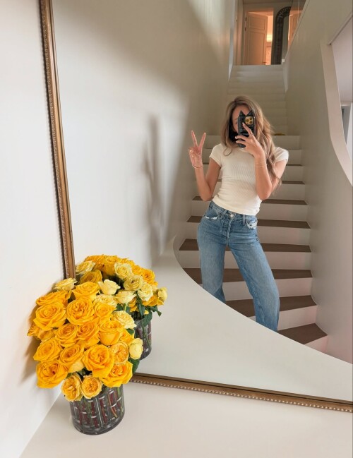 250721 LISA Instagram Update documents 76d65193deb4b9892