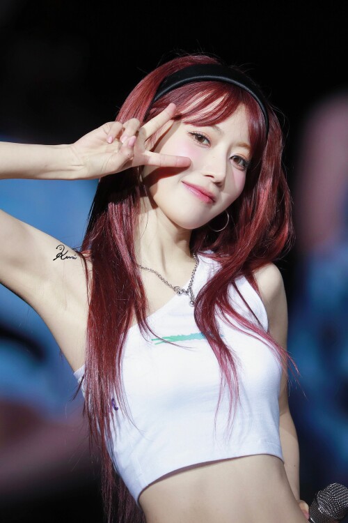 250725 SAKURA at EASY CRAZY HOT Tour in Hong Kong documents 45fedd3502c91ea41