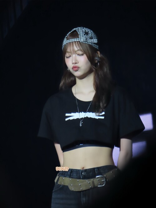 250726 EUNCHAE at 2025 LE SSERAFIM Tour EASY CRAZY HOT in HONG KONG D2 documents 4a5d755b4c41dfe40