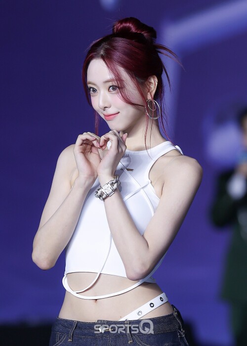 250726 YUNA at 2025 SBS Gayo Daejeon Summer documents 7ba04ed01bfec3101