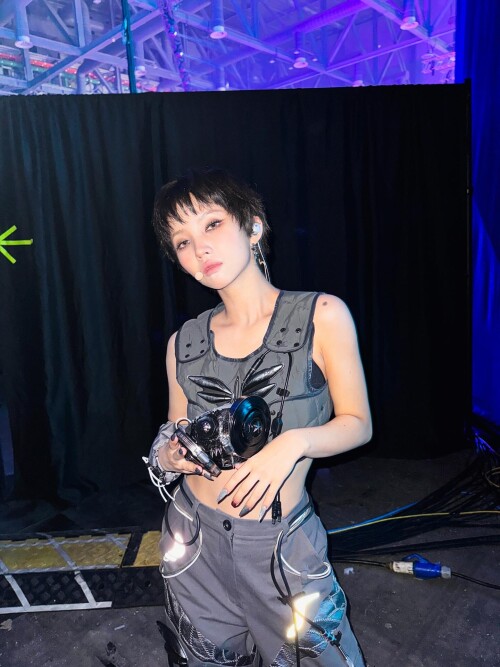 250728 SOYEON Instagram Update documents 49cdda63919e19e7c