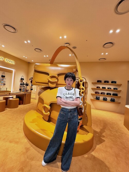 250730 SOYEON Instagram Update documents 280ec05b145789e29