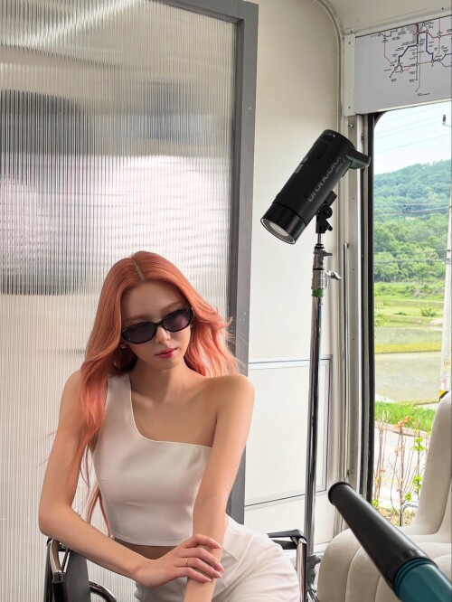 250730 YUNA Instagram Update documents 25bc948a39bdd1646