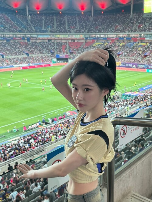 250731 CHAERYEONG Instagram Update documents 1c564abb7e45aa498