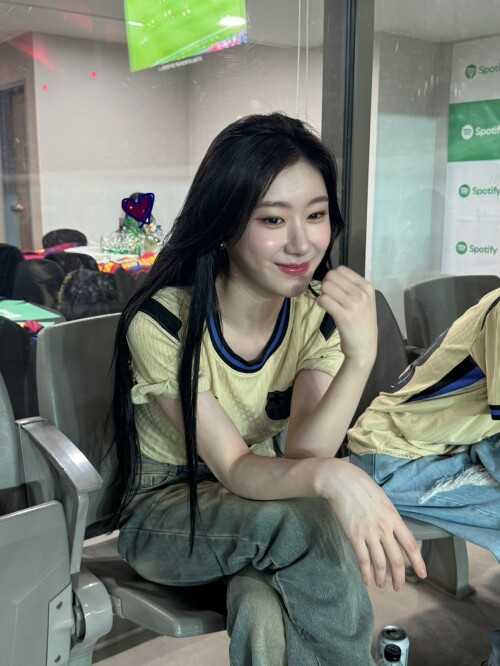 250731 CHAERYEONG Instagram Update documents 64582435e1bd819a6