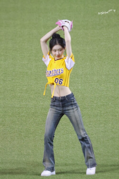 250802 CHAERYEONG AT TAPEI DOME FOR FIRST PITCH documents 3f24be5fc6c7e22d0